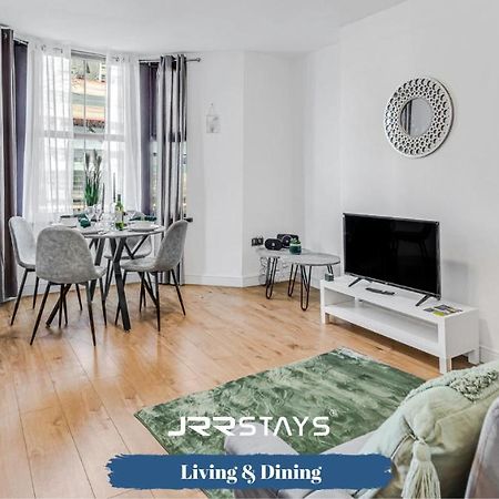 Cardiff Stylish 2 Bedroom Sleeps 6 Wi-Fi - Jrr Stays Exteriör bild